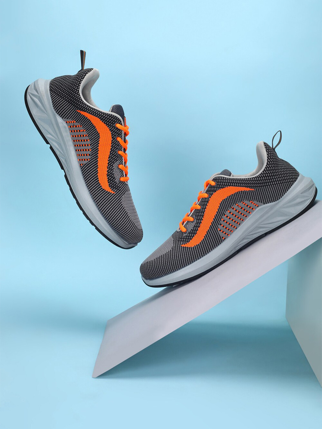 Paragon Men Textured Textile Anti Skid Comfort Insole Sneakers