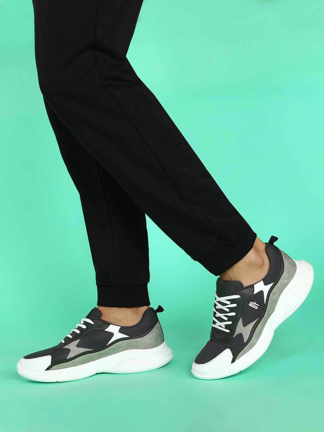 Paragon Men Textured Cushioned Insole & Sturdy Construction Sneakers