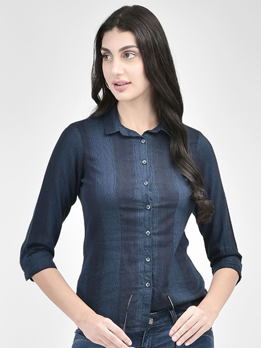 Crimsoune Club Vertical Stripes Slim Fit Opaque Casual Shirt