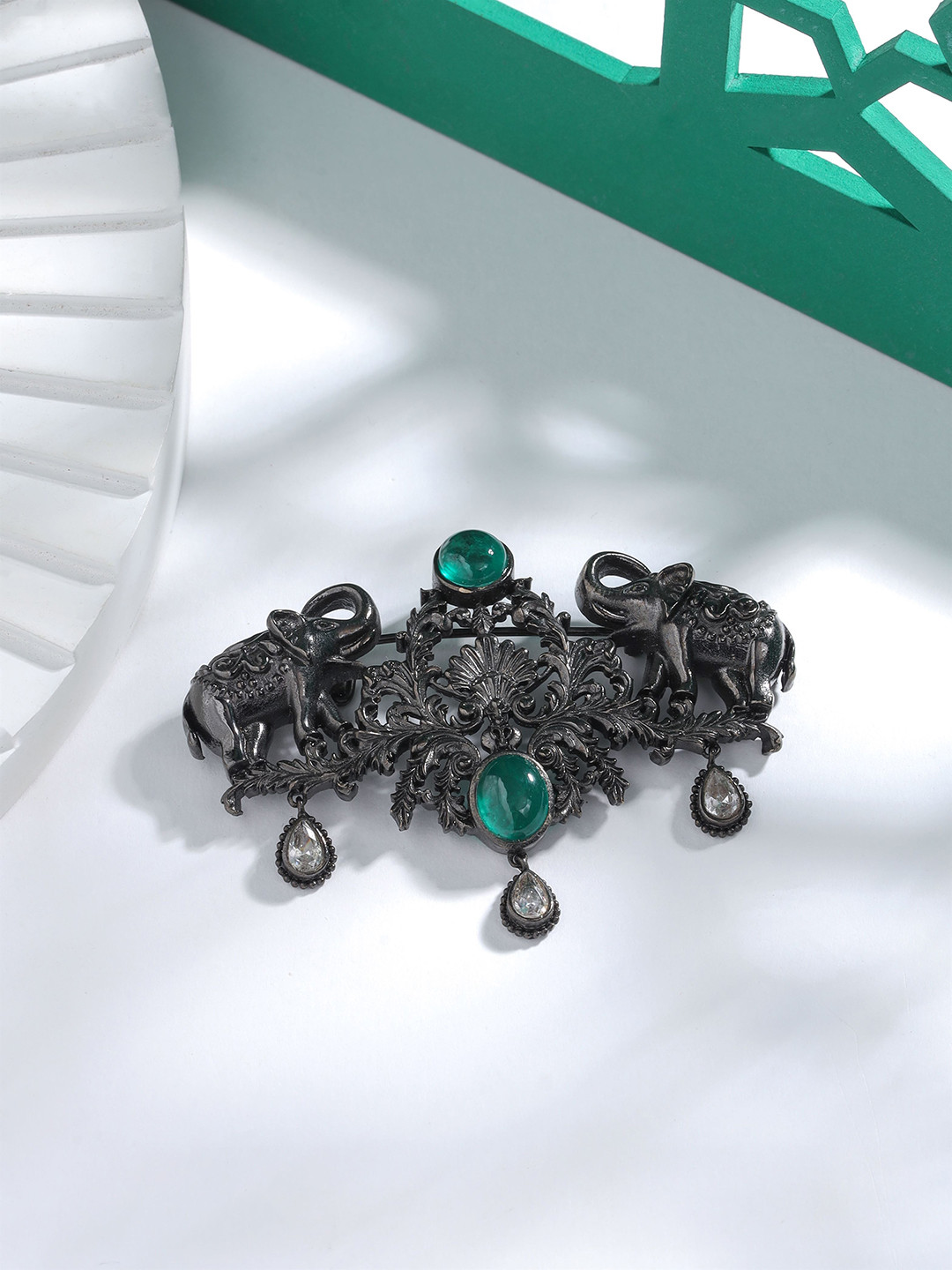 COSA NOSTRAA Men Shaahi Haathi Brooch