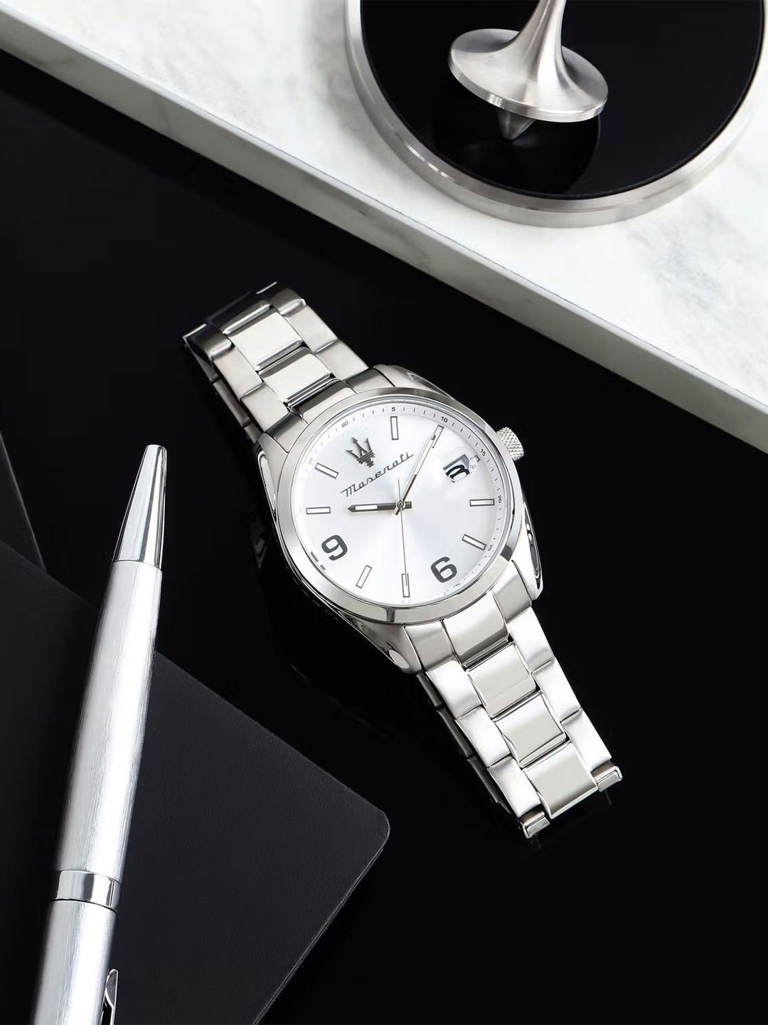 Maserati Men Silver-Toned Dial & Silver Toned Stainless Steel Bracelet Style Straps Analogue Watch