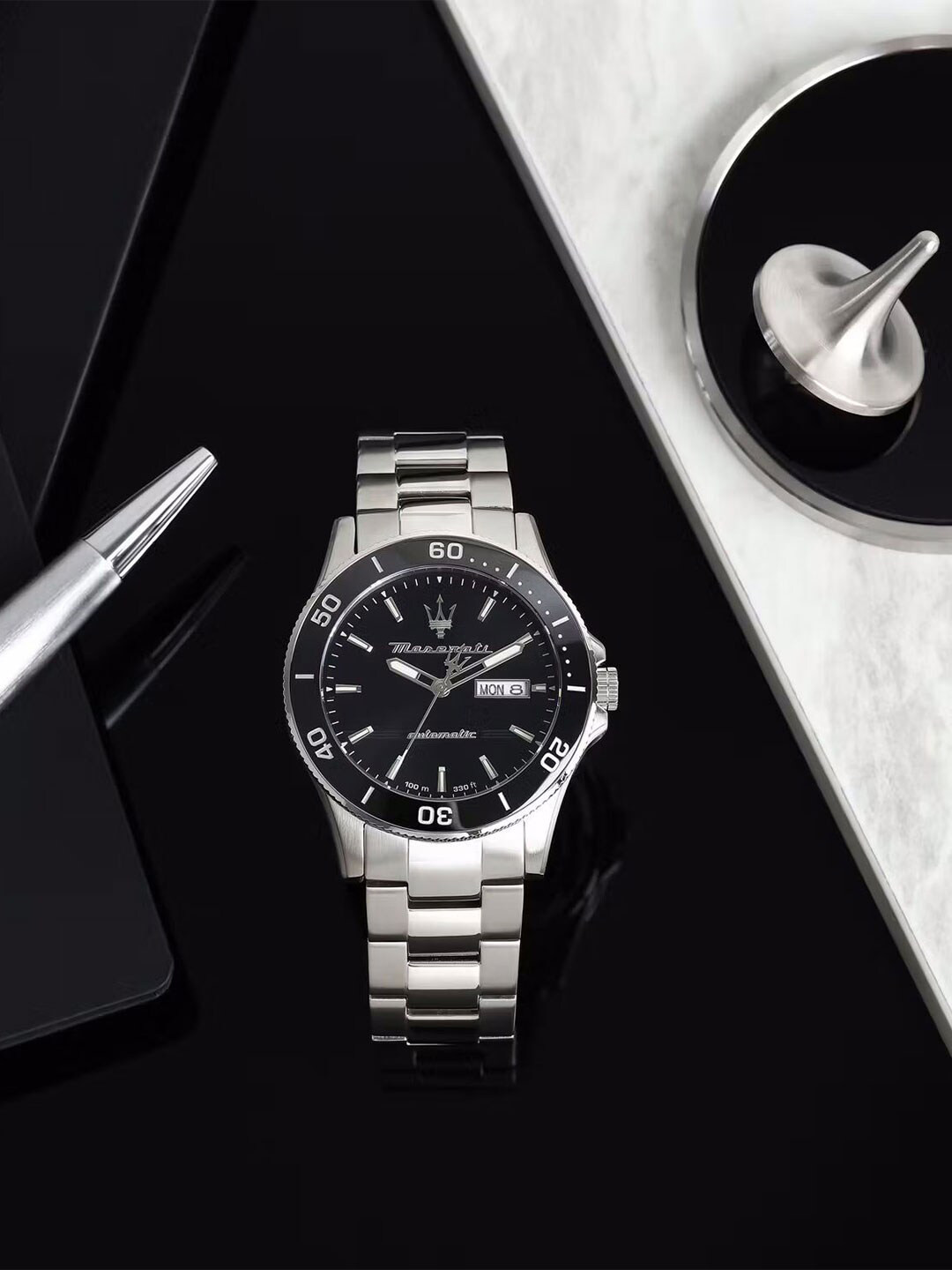 Maserati Men Black Dial & Silver Toned Stainless Steel Bracelet Style Straps Digital Automatic Motion Watch