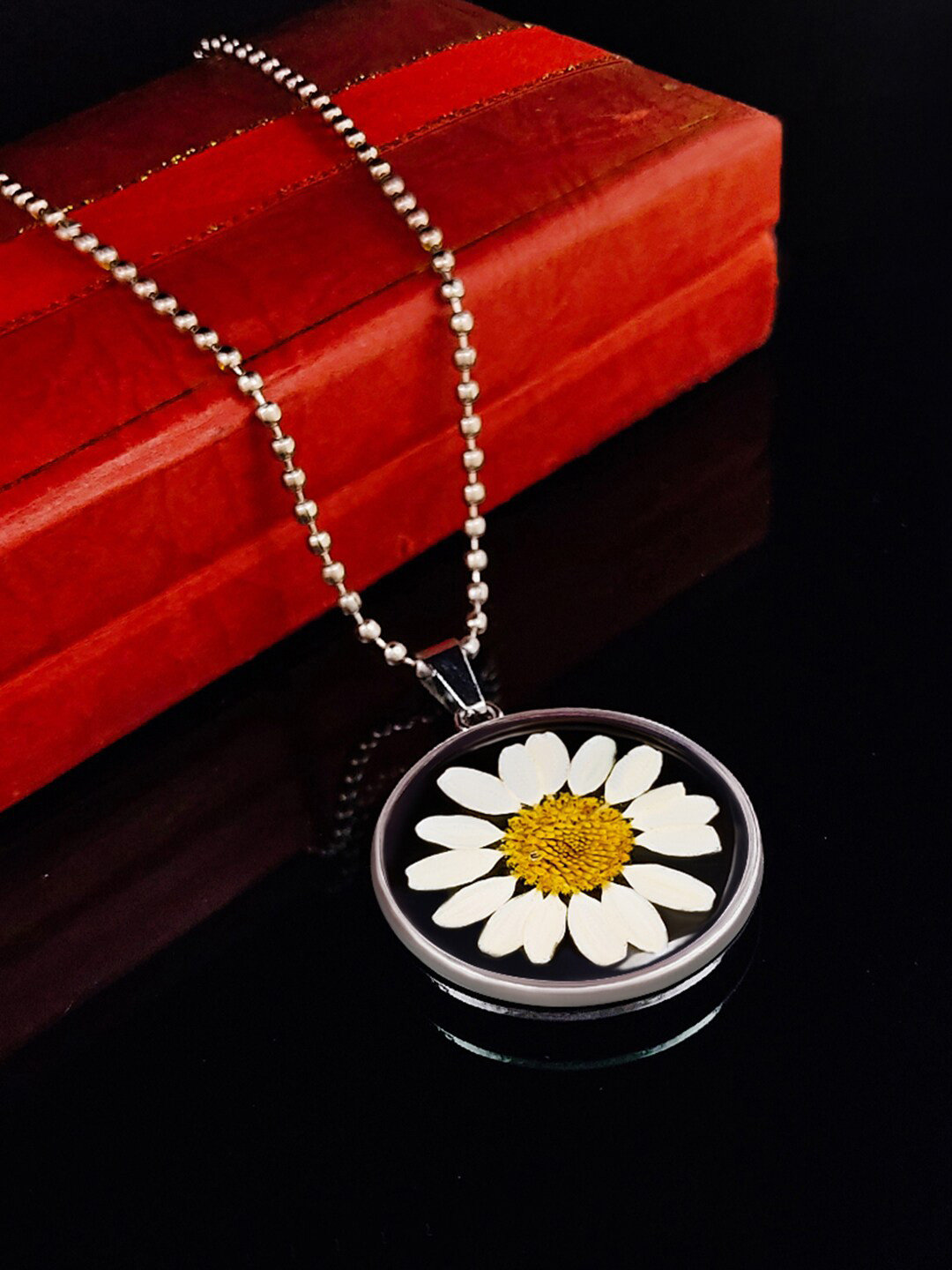 Saizen Dry Sunflower Glass Pendant with Chain