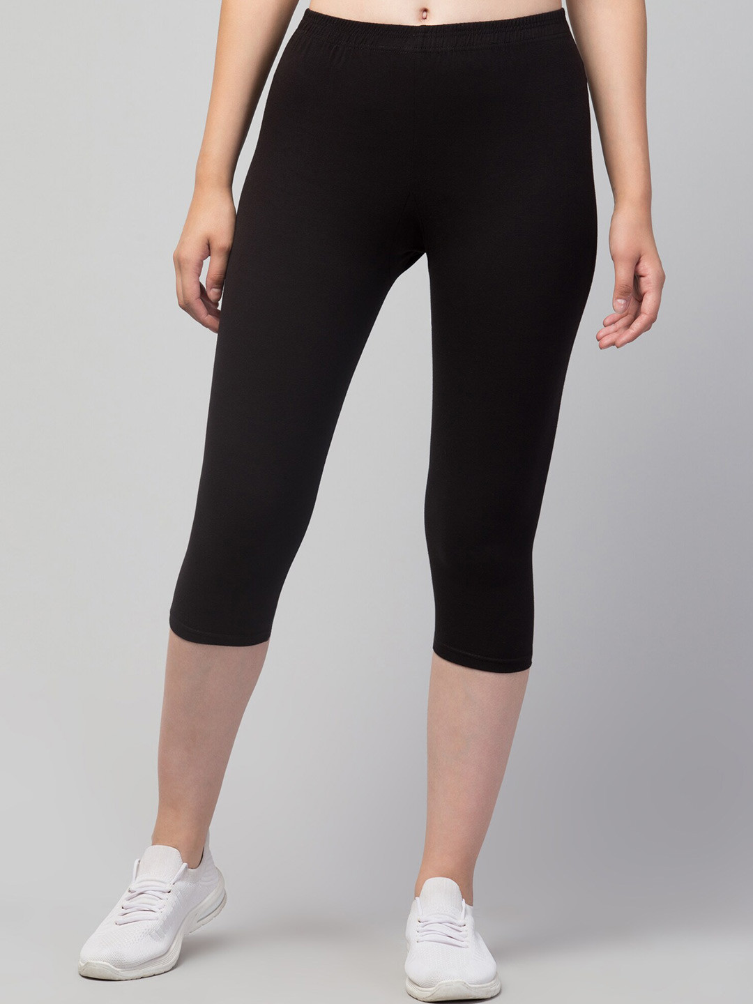 Apraa & Parma Women Black Skinny Fit Cotton Capris