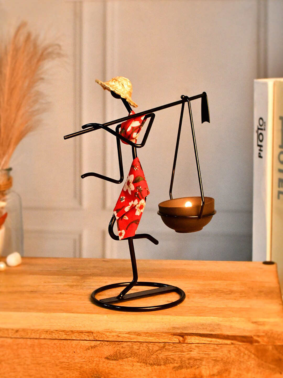 TAYHAA Black Metal Lady Elegant Candle Holder