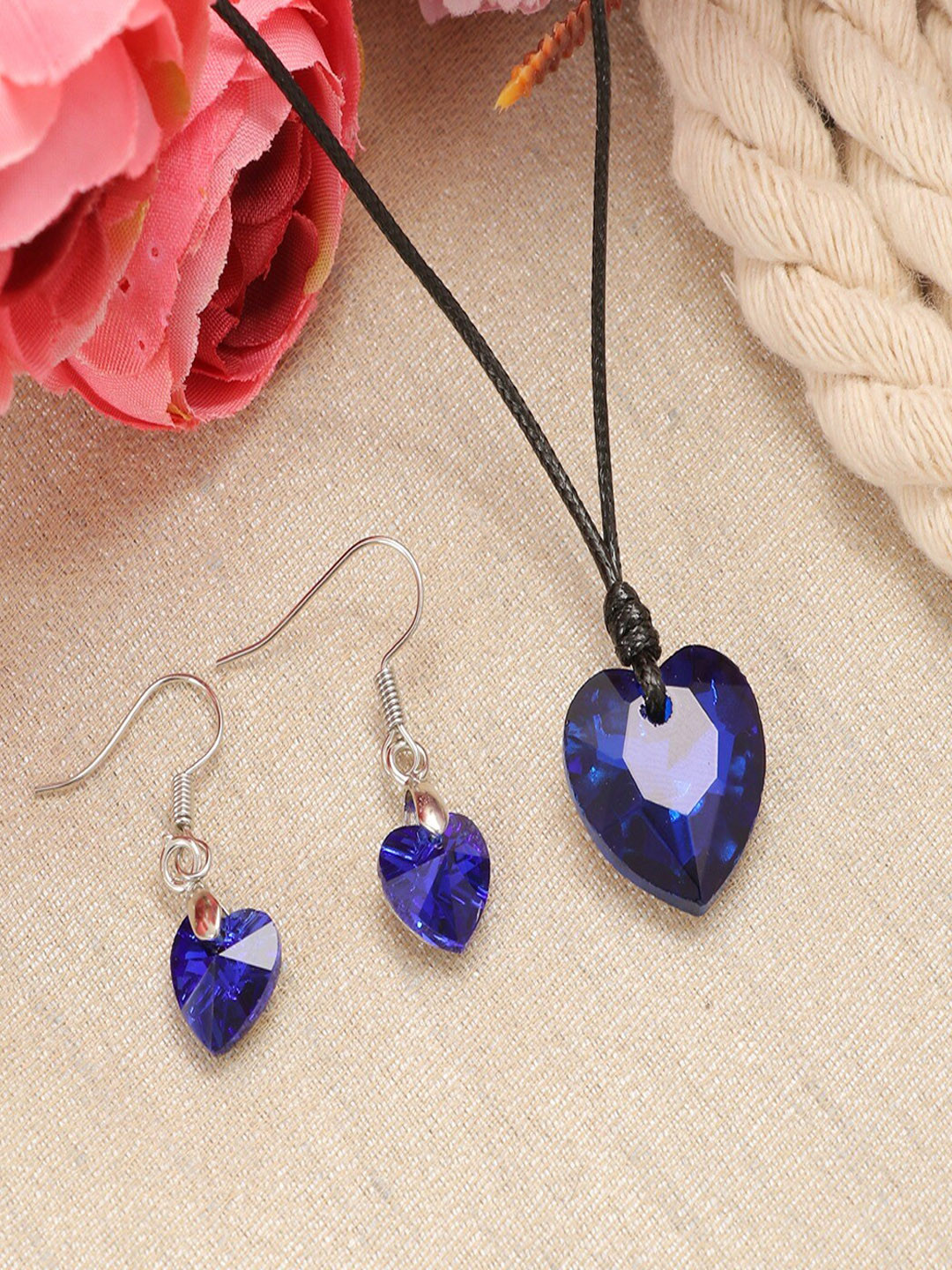 UNIVERSITY TRENDZ Crystal Studded Heart Shaped Jewellery Set