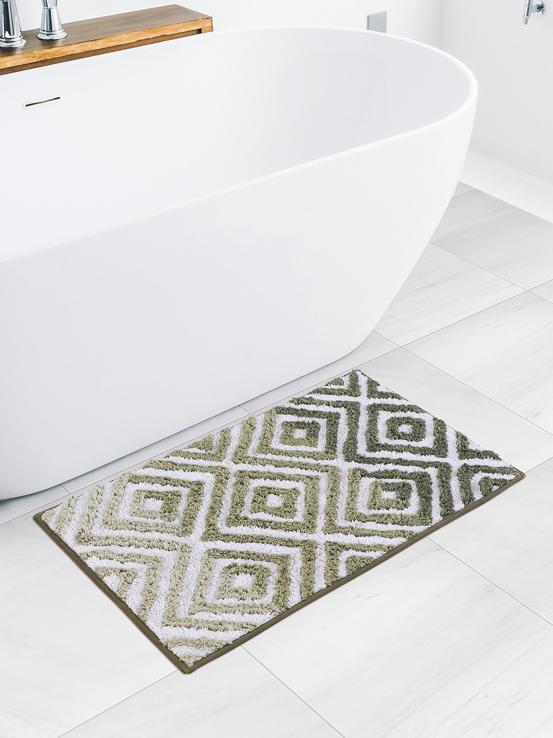 OBSESSIONS Olive Green & White Geometric Pattern 2200 GSM Cotton Anti-Skid Bath Rugs