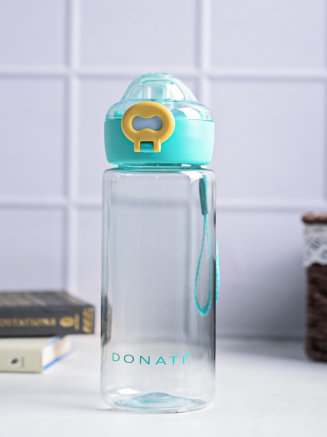 MARKET99 Donati Blue Solid Plastic Flip Top Sipper - 600ml