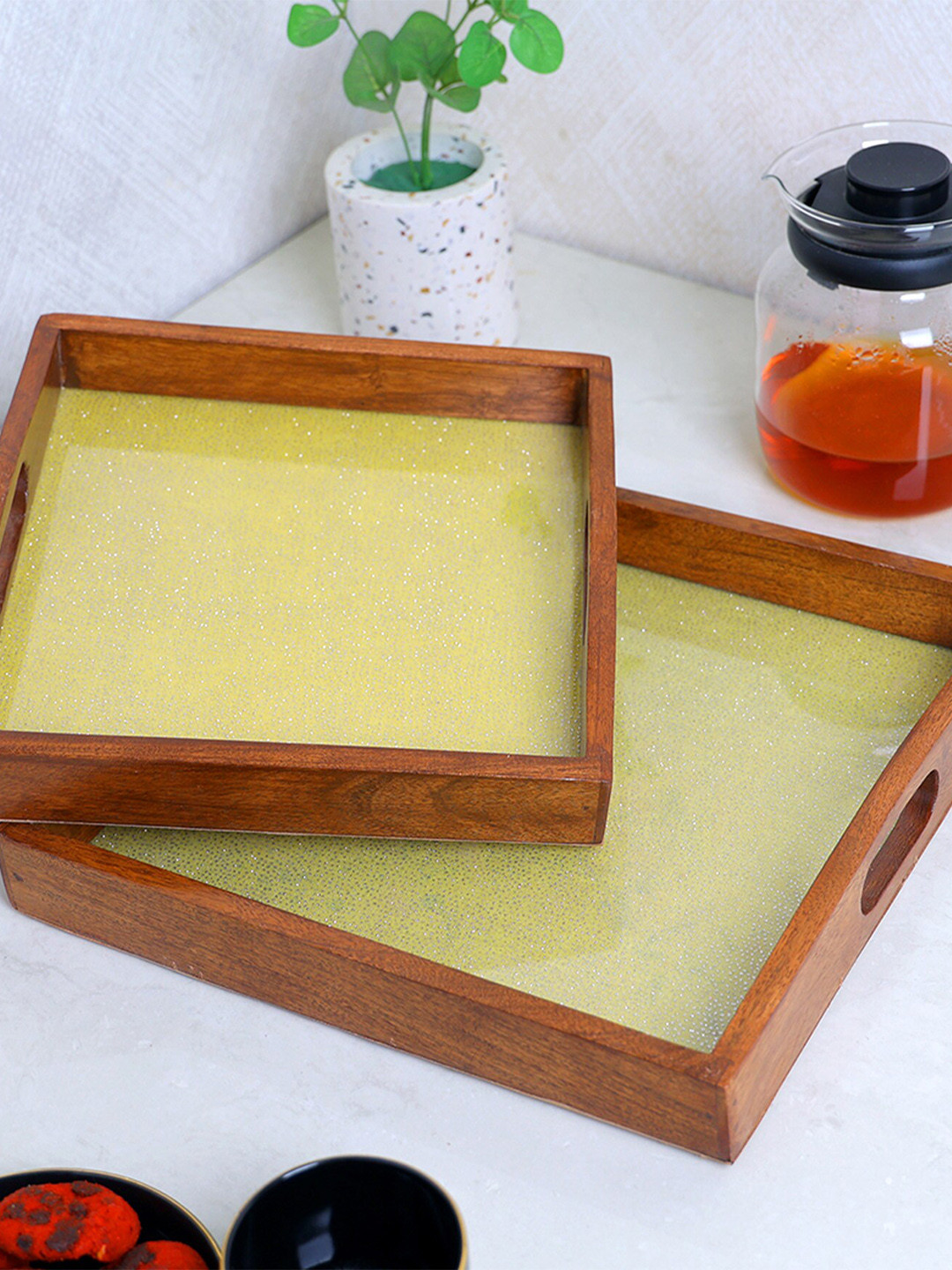 POSH-N-PLUSH Yellow 2 Pieces Wooden Serving Trays