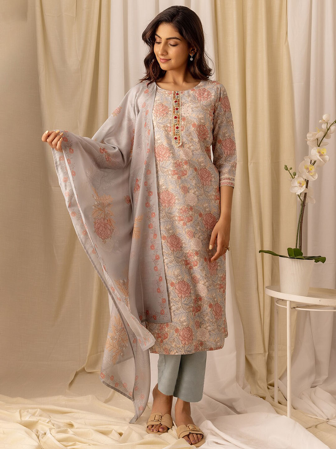 Ishin Grey Floral Printed Beads & Stones Straight Kurta & Trousers With Dupatta
