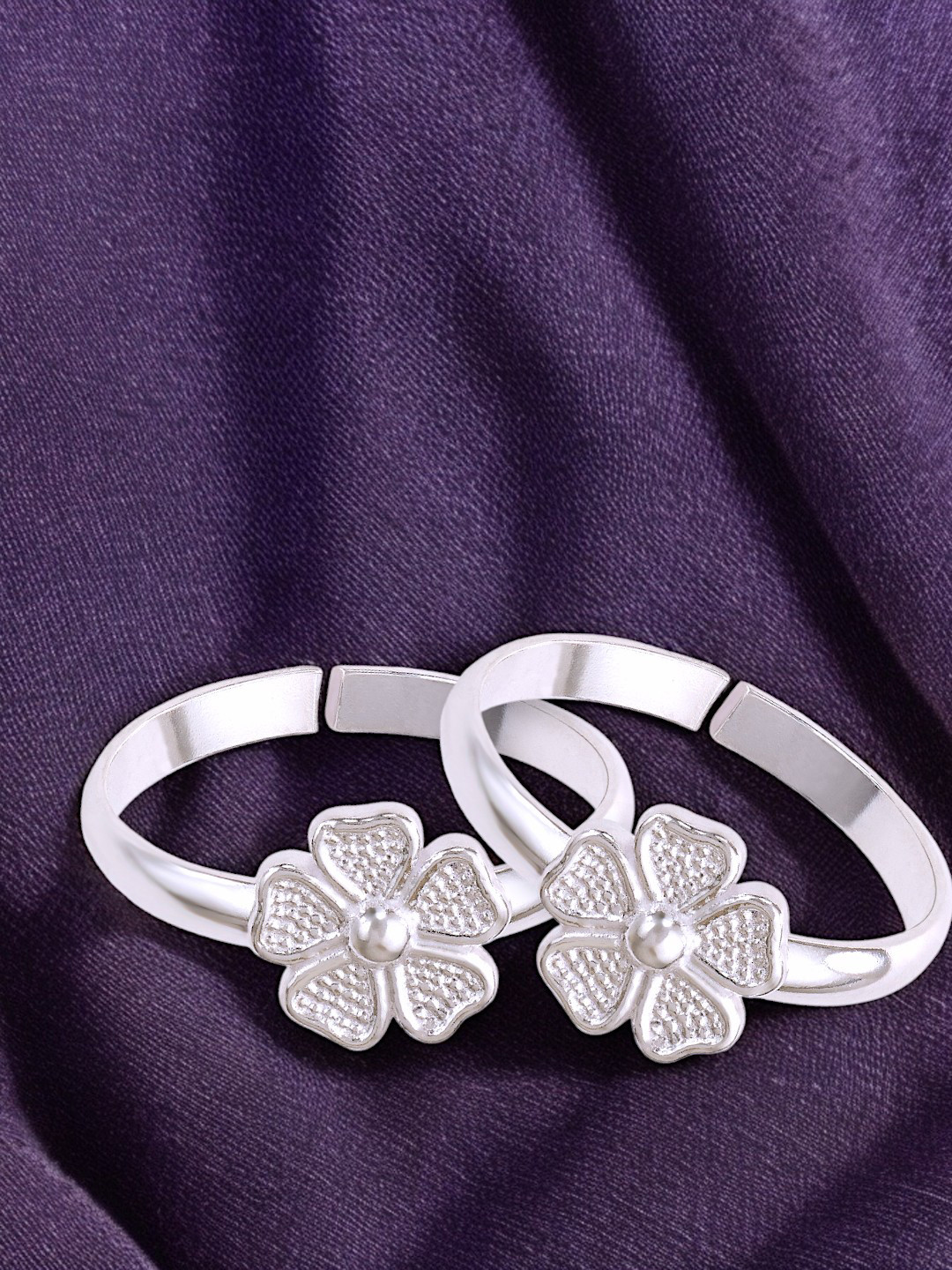 Taraash 92.5 Sterling Silver Floral Toe Rings
