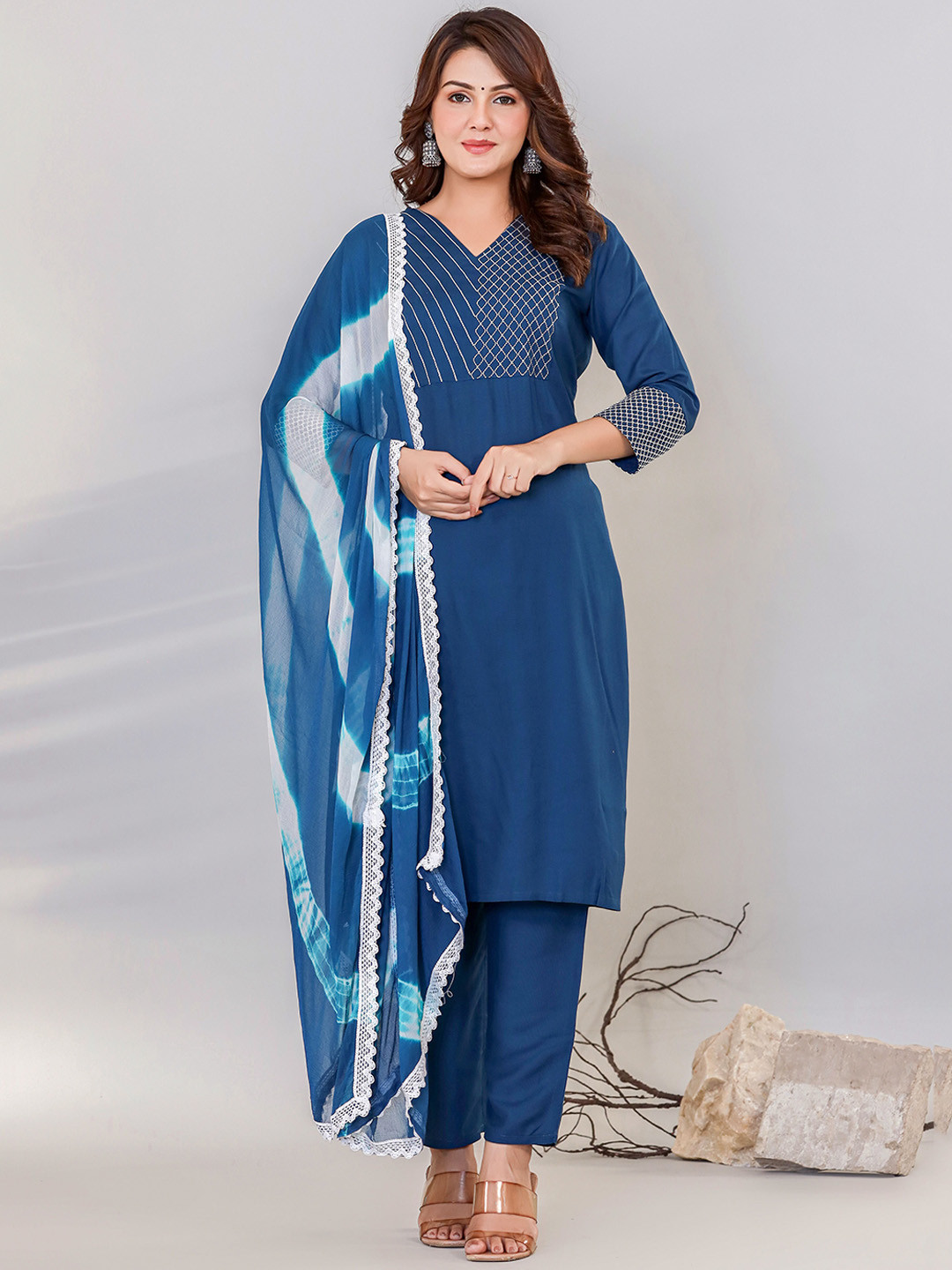 R RANAK CREATION Yoke Design Regular Thread Work Kurta with Palazzos & Dupatta