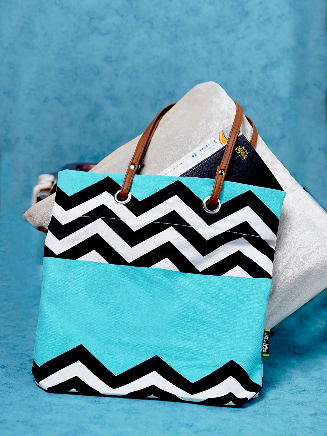 Kanvas Katha Geometric Printed Oversized Shopper Tote Bag