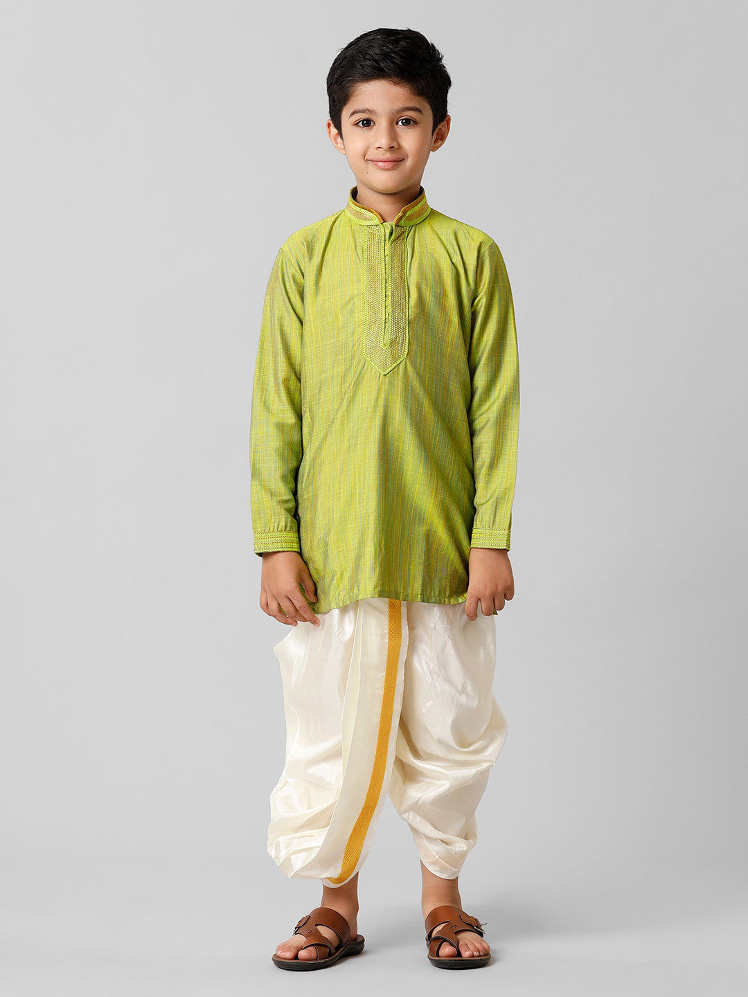 Ramraj Boys Green Regular Thread Work Kurta with Panchakacham