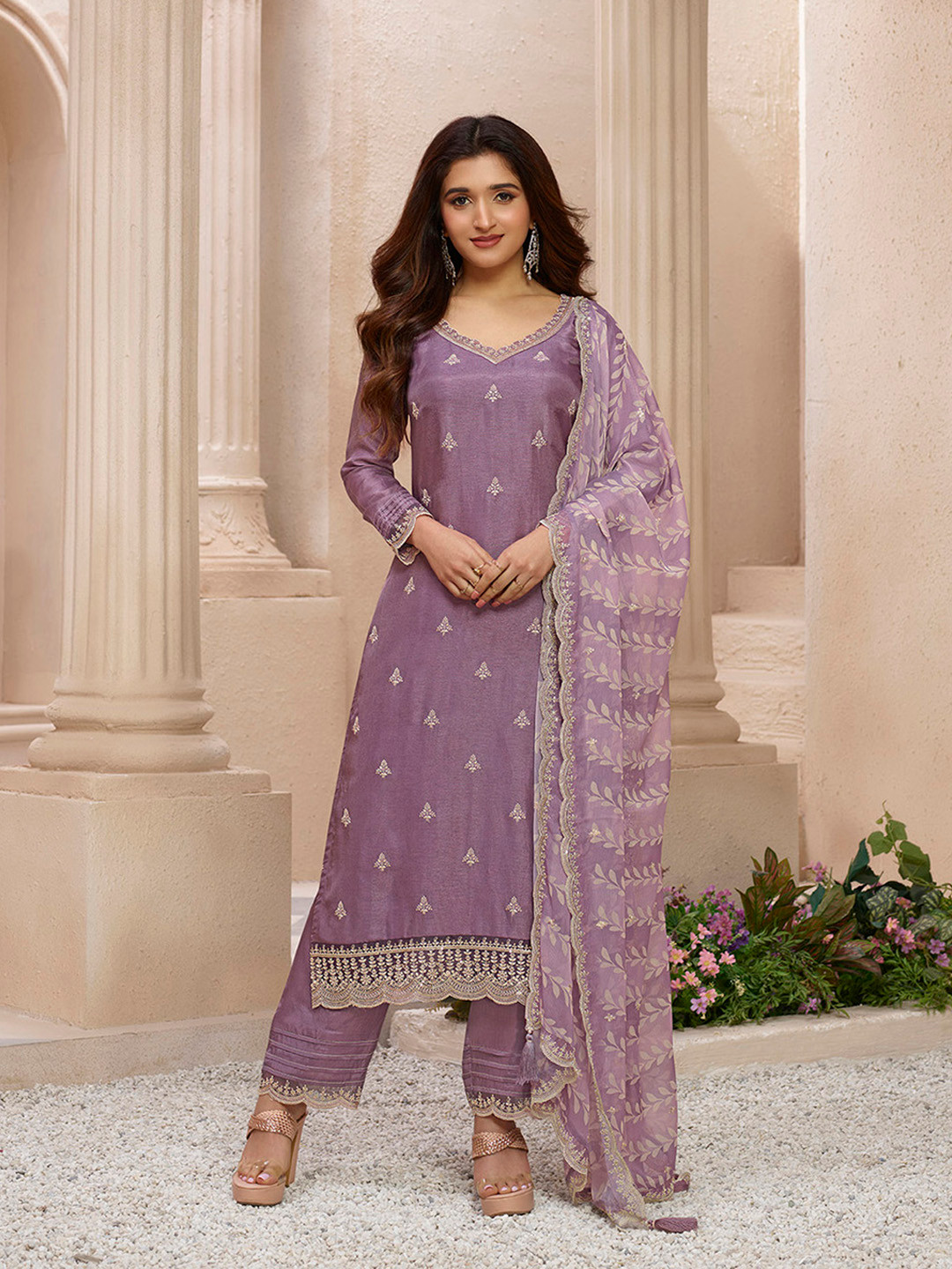 Seerat Ethnic Motifs Embroidered Dola Silk Kurta With Trousers And Printed Dupatta