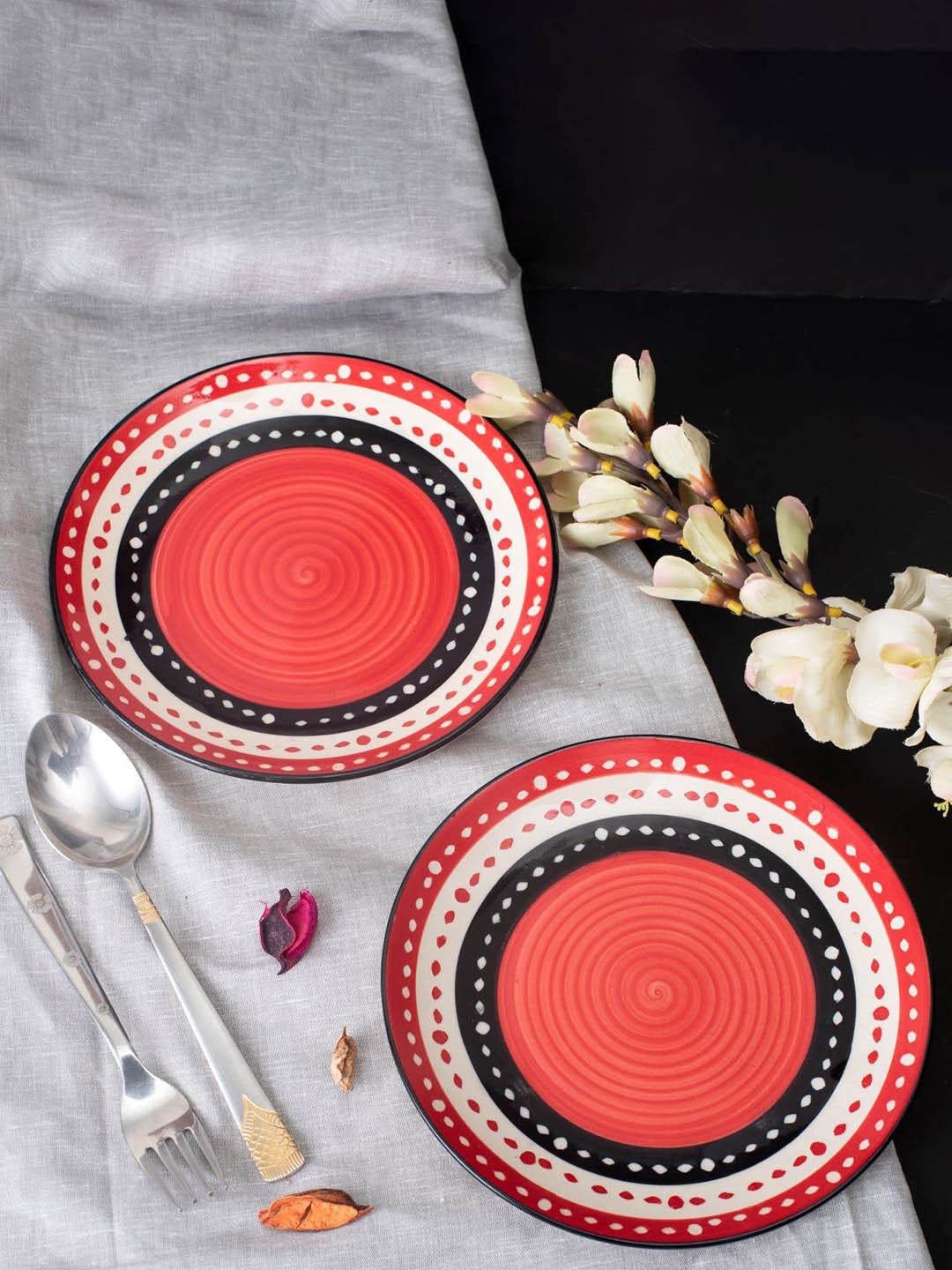 caffeine Red Set of 2 Caffeine Ceramic Dotted Dinner Plates 10 inch