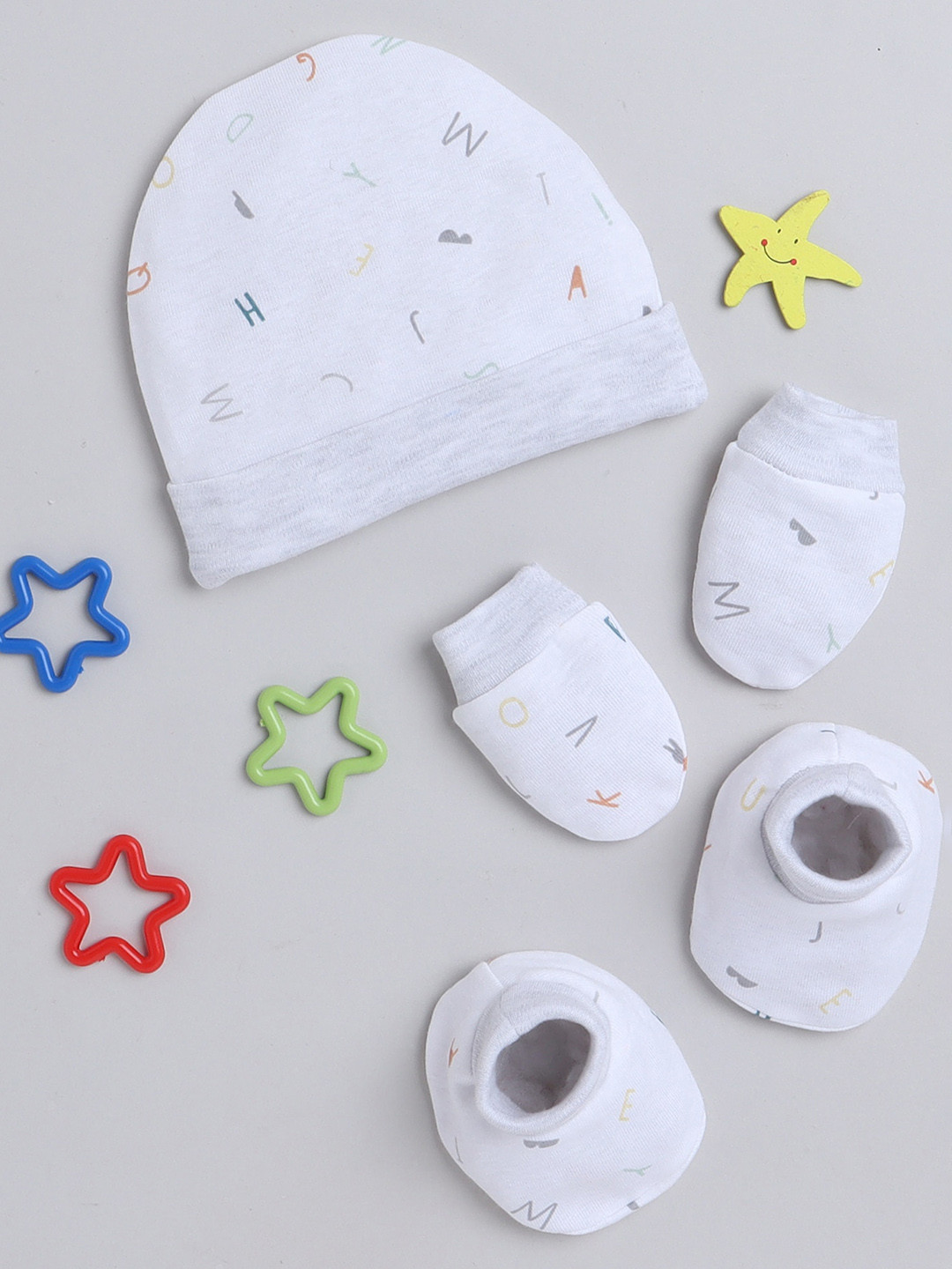 BUMZEE Boys Printed Beanie With Mitten Bootie Set