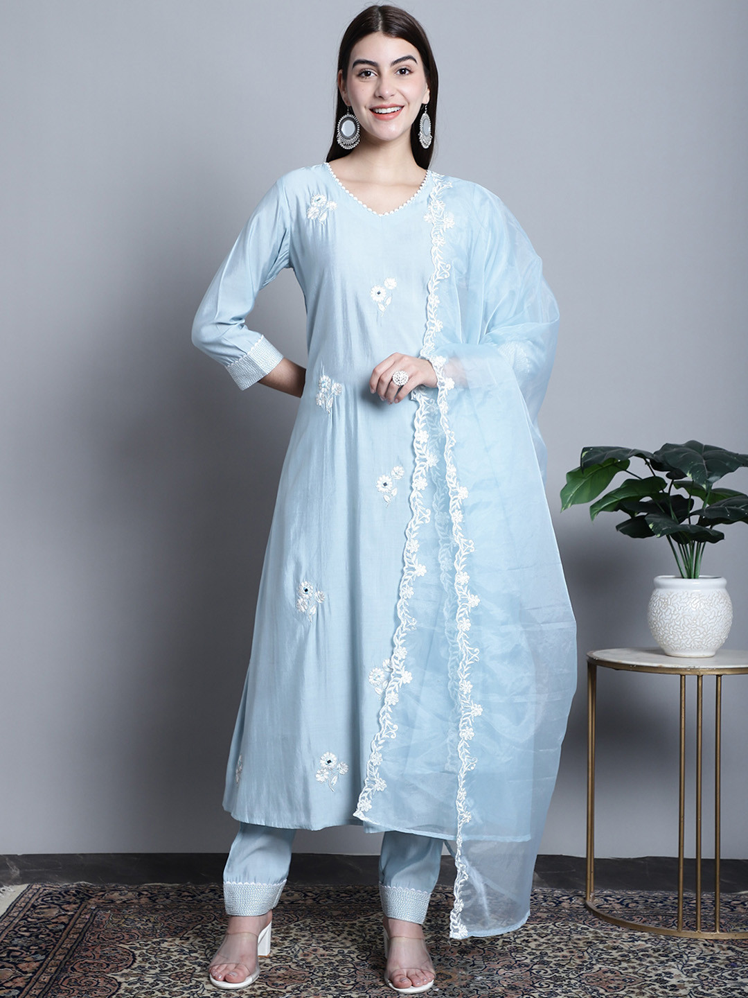 Roly Poly Floral Embroidered Regular Thread Work Kurta with Trousers & With Dupatta