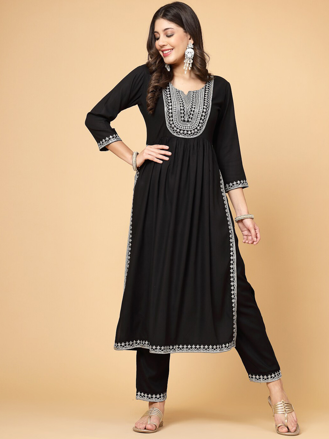 Pistaa Ethnic Motifs Yoke Design High Slit Thread Work Kurta With Trousers