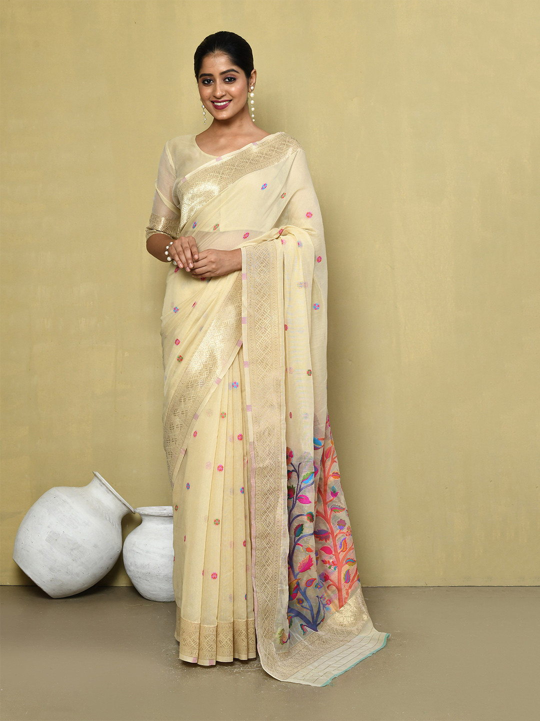 elora Women Cream Cotton Floral Embroidered Saree