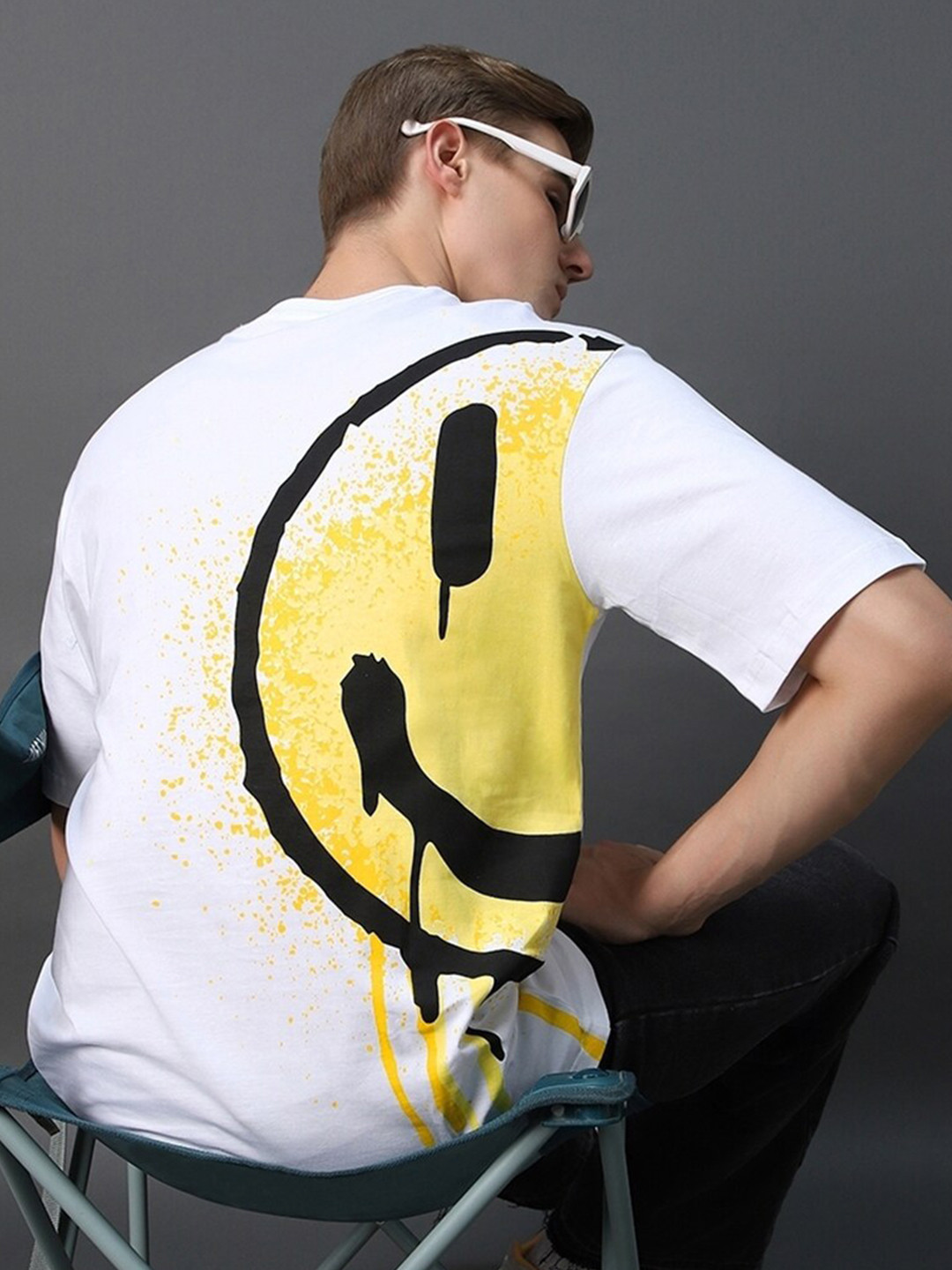 Bewakoof Zero Hugs Graphic Printed Cotton Oversized T-shirt