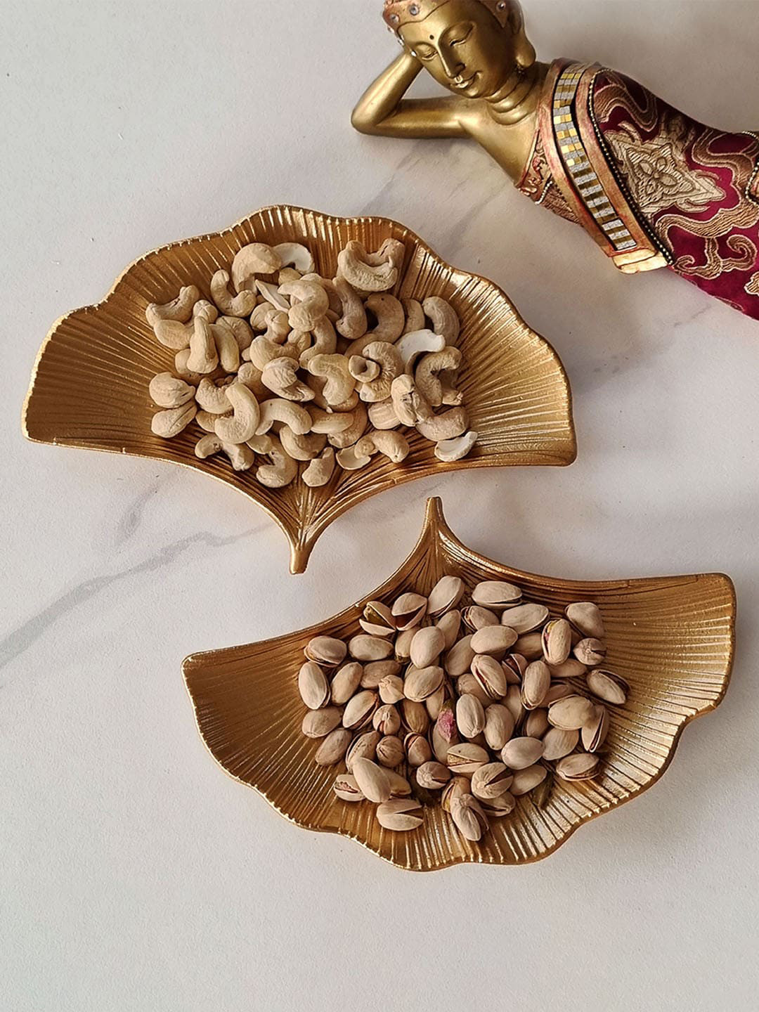 Art Street Gold-Toned 2-Pieces Leaf-Shaped Decorative Tray