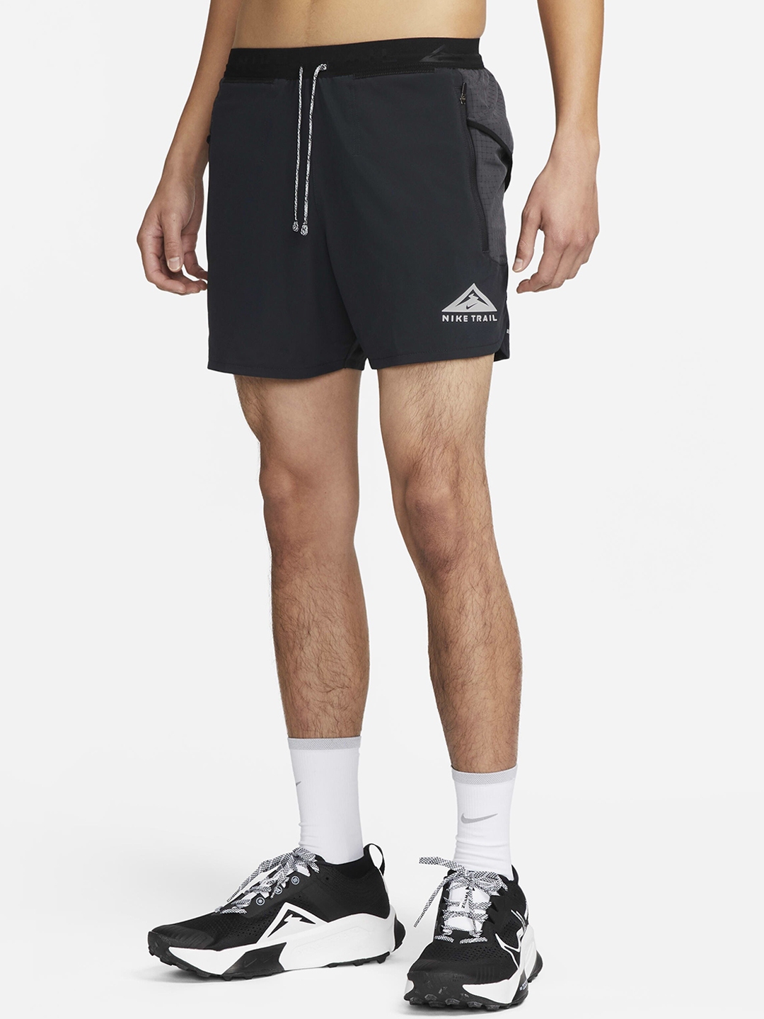 Nike trail shorts top