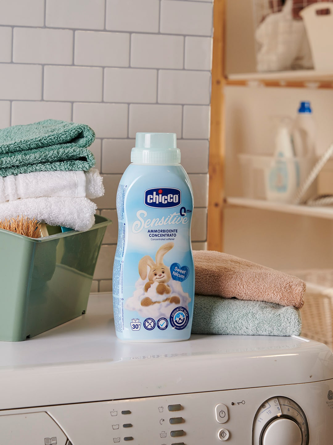 Chicco Sensitives Concentrated Baby Fabric Softener 750ml - Sweet Talcum