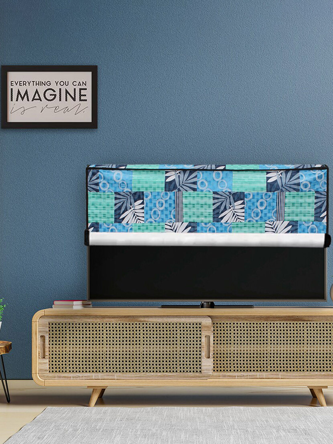 DREAM CARE Transparent & Printed Flap Waterproof LED TV Protector - 26 Inch