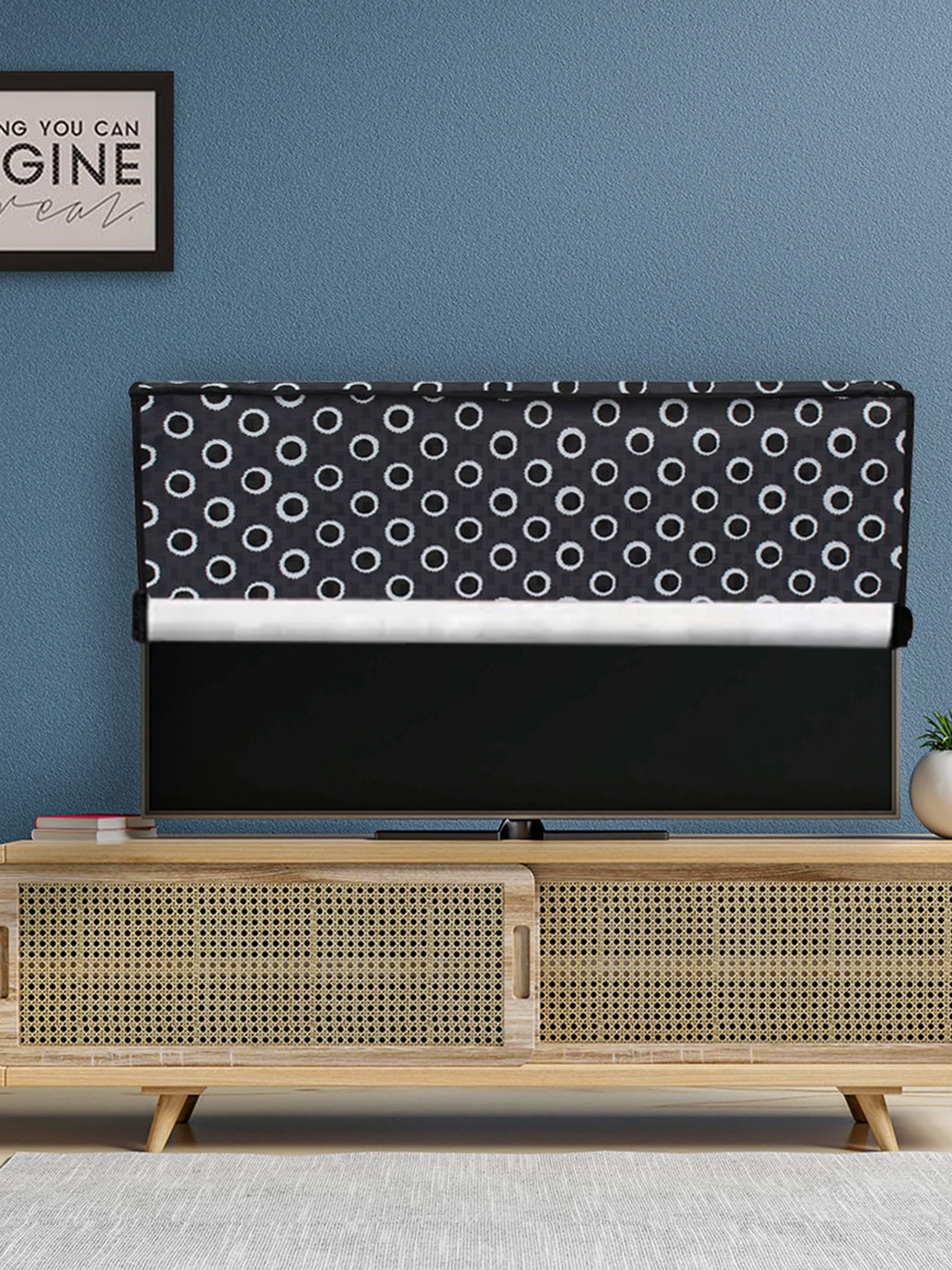 DREAM CARE Black & White Printed PVC Waterproof LED TV Protector - 24 Inch