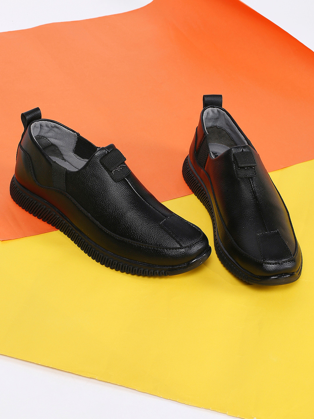 Jaripeo by Buckaroo Men HANA Textured Comfort Insole Basics Slip-On Sneakers