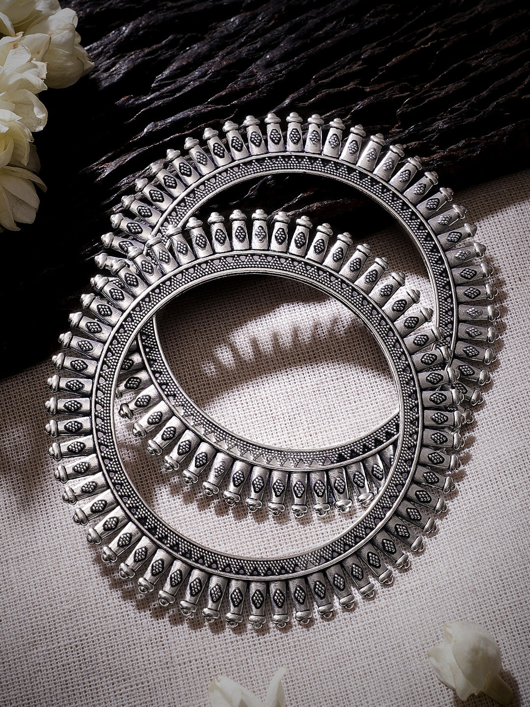 Rubans Set of 2 Vintage Oxidized Silver Plated Bangles