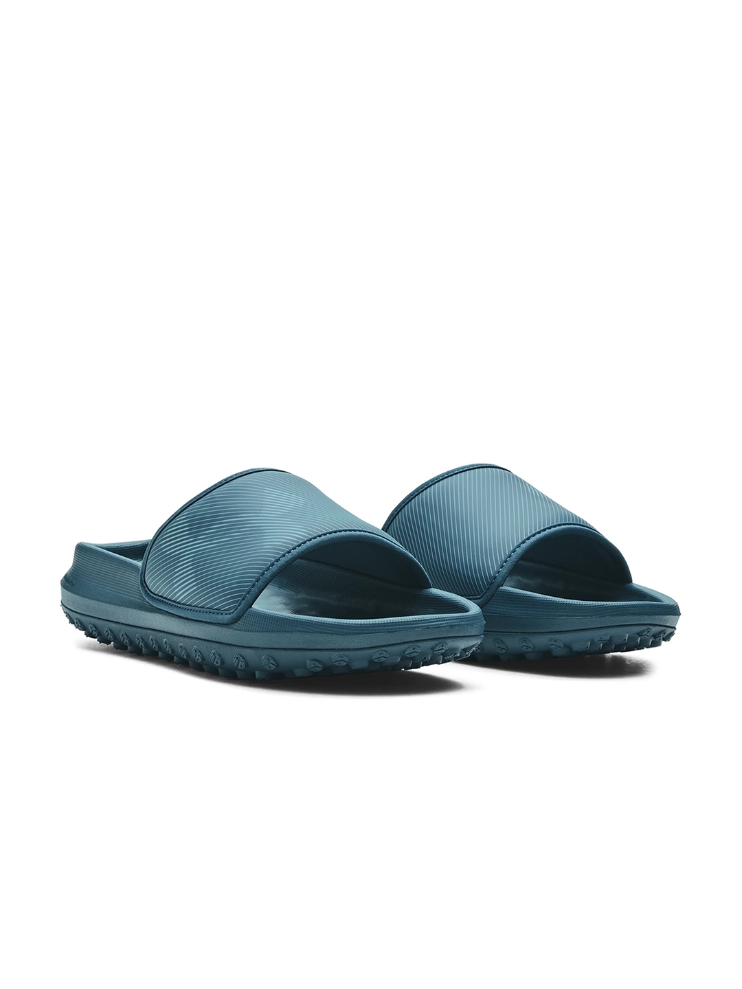 Under armour top slides myntra
