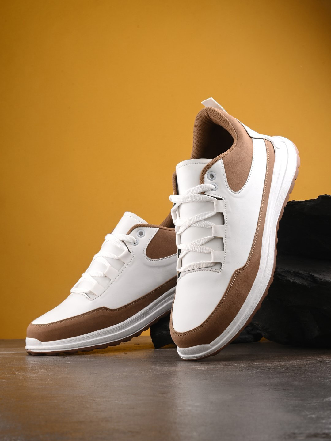The Roadster Lifestyle Co. Men Colourblocked Anti-Yellow Lightweight Sneakers