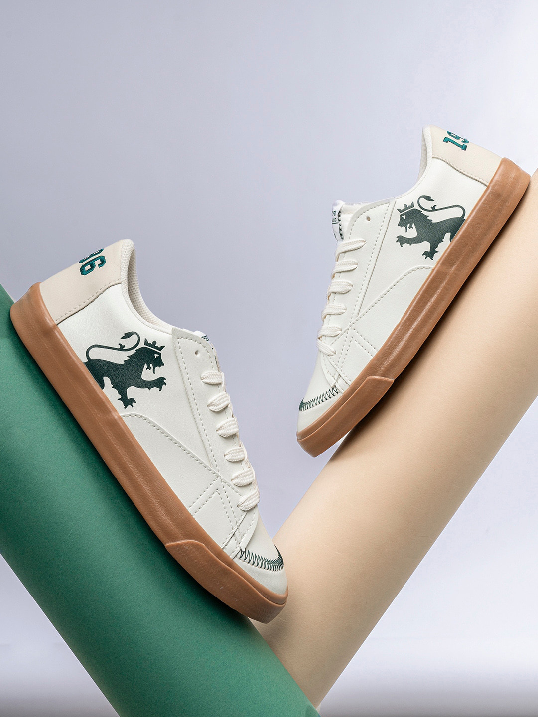 Red Tape Women Printed Non-Slip Ground Stability Sneakers