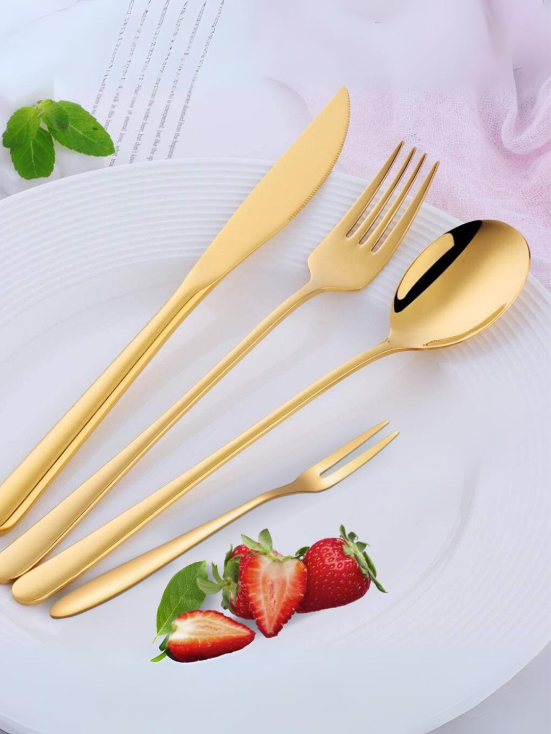 YELONA Gold Toned 4 Pieces Mirror Finish Stainless Steel Cutlery Set