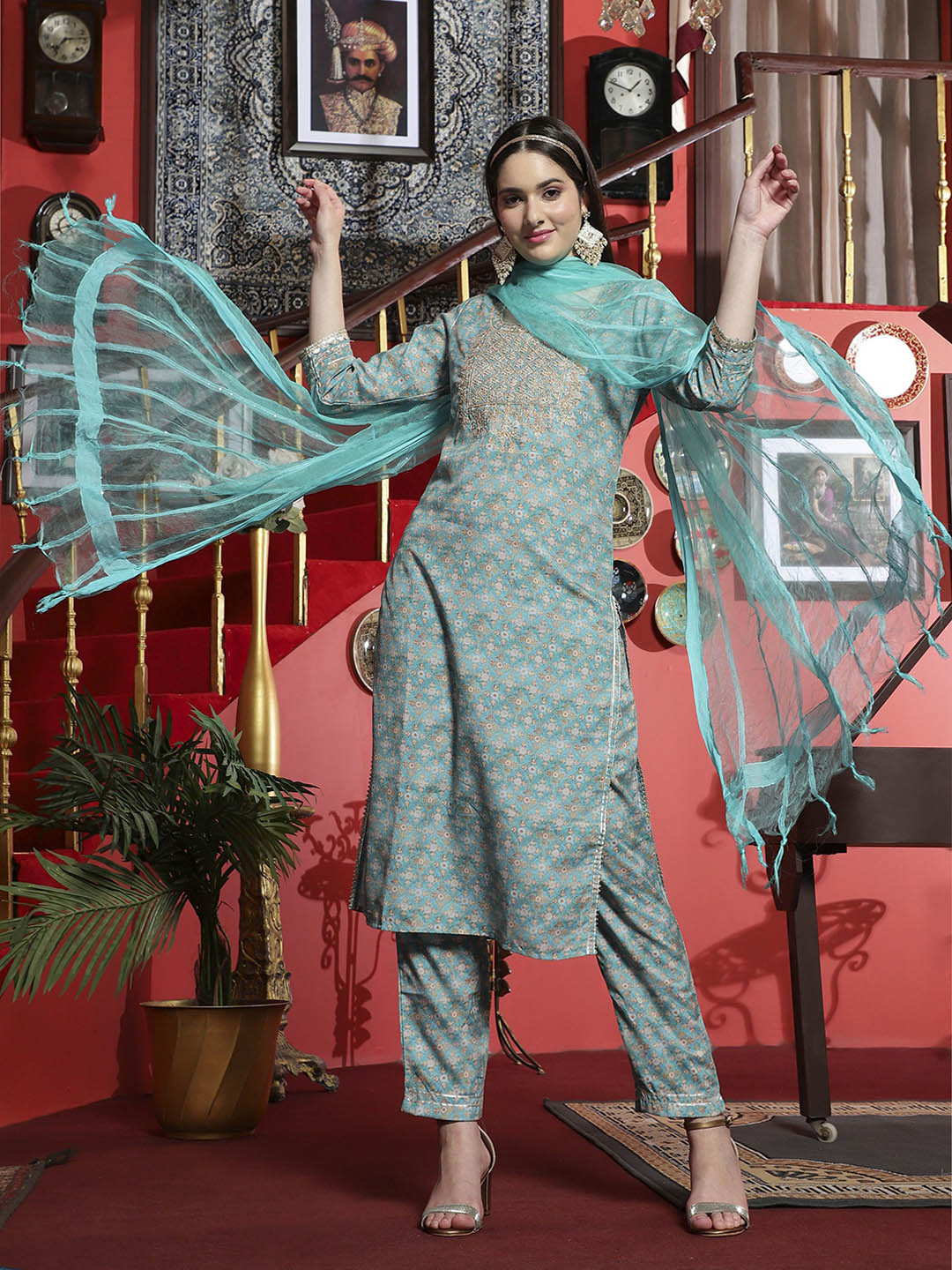 Sangria Ethnic Motifs Printed Lace Thread Work Kurta & Trousers With Dupatta