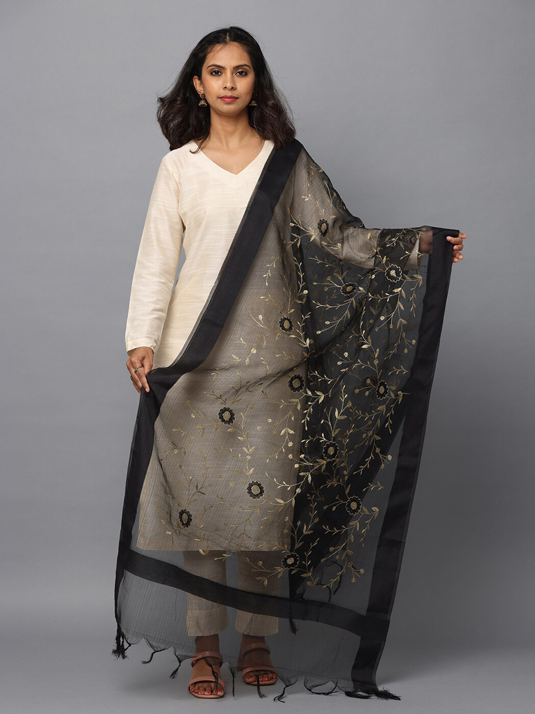 HELLA FASHIONS Floral Embroidered Chanderi Dupatta
