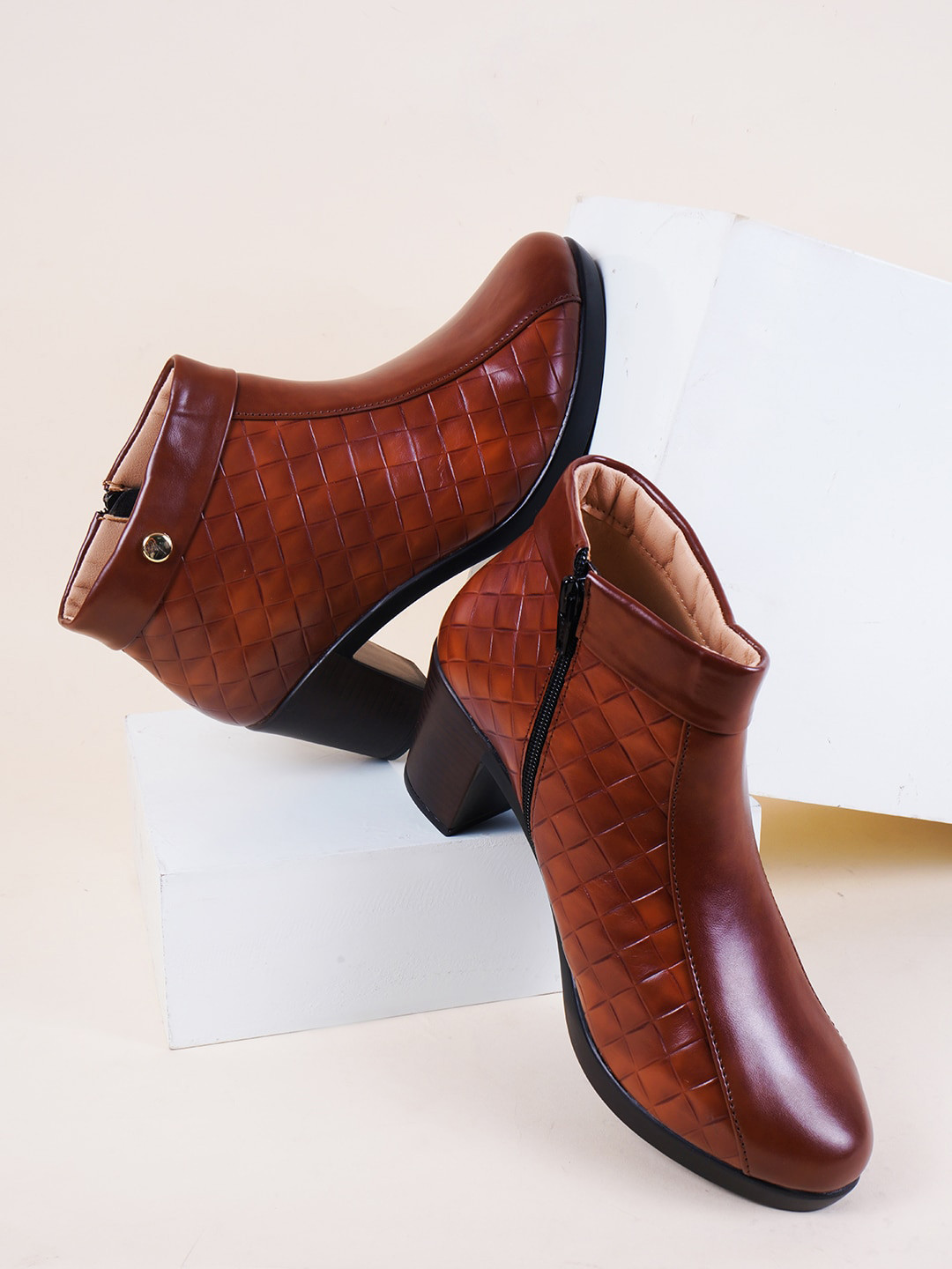 Try Me Women Mid Top Textured Block Heeled Regular Boots
