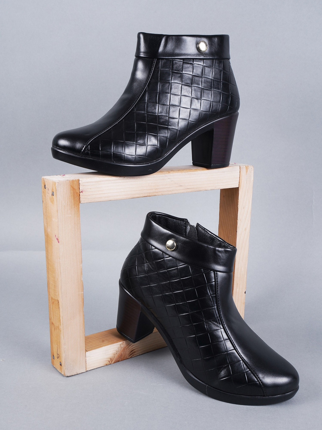 Try Me Women Textured Heeled Mid-Top Chunky Boots