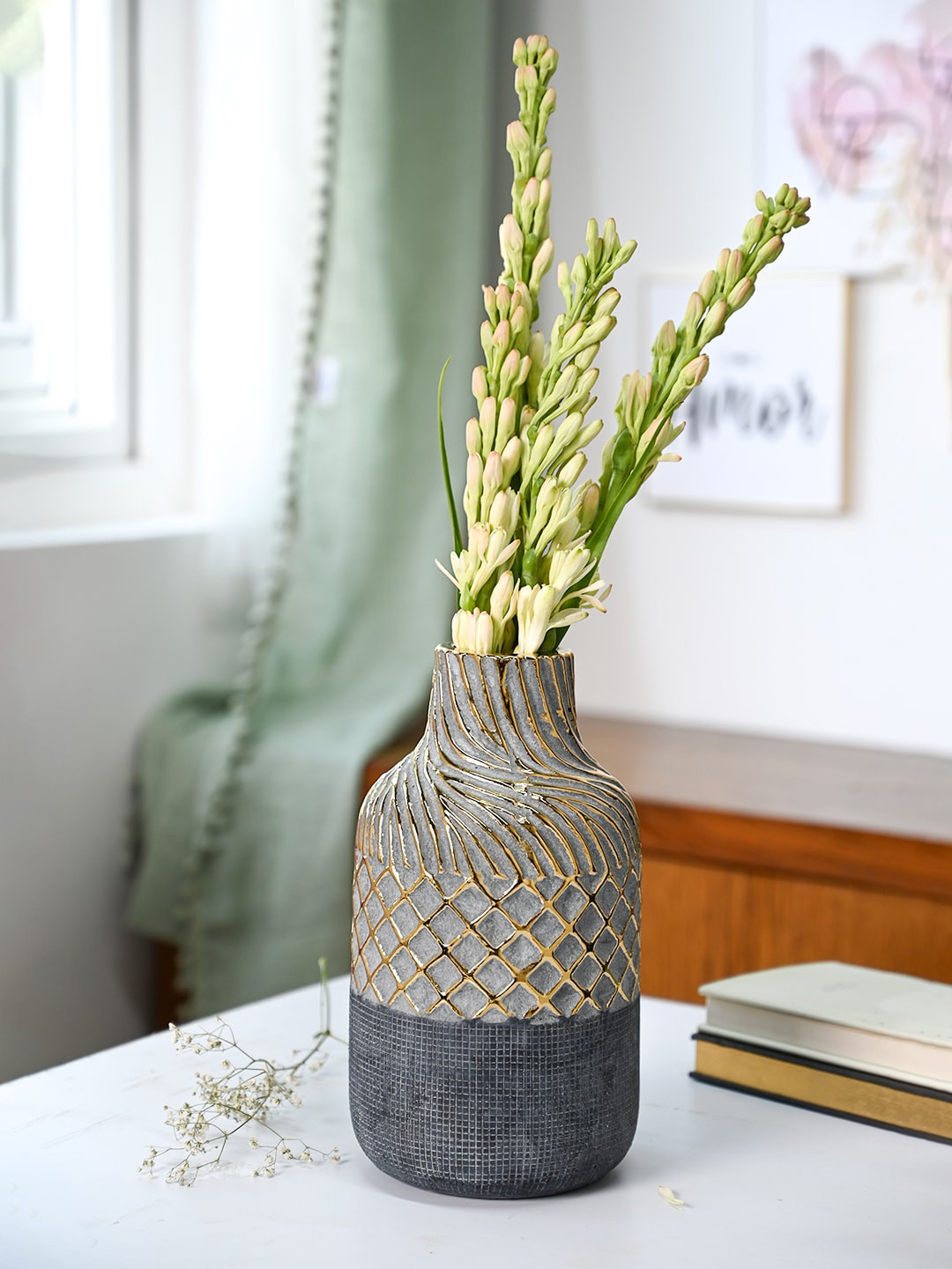 MARKET99 Grey Ceramic Flower Vase
