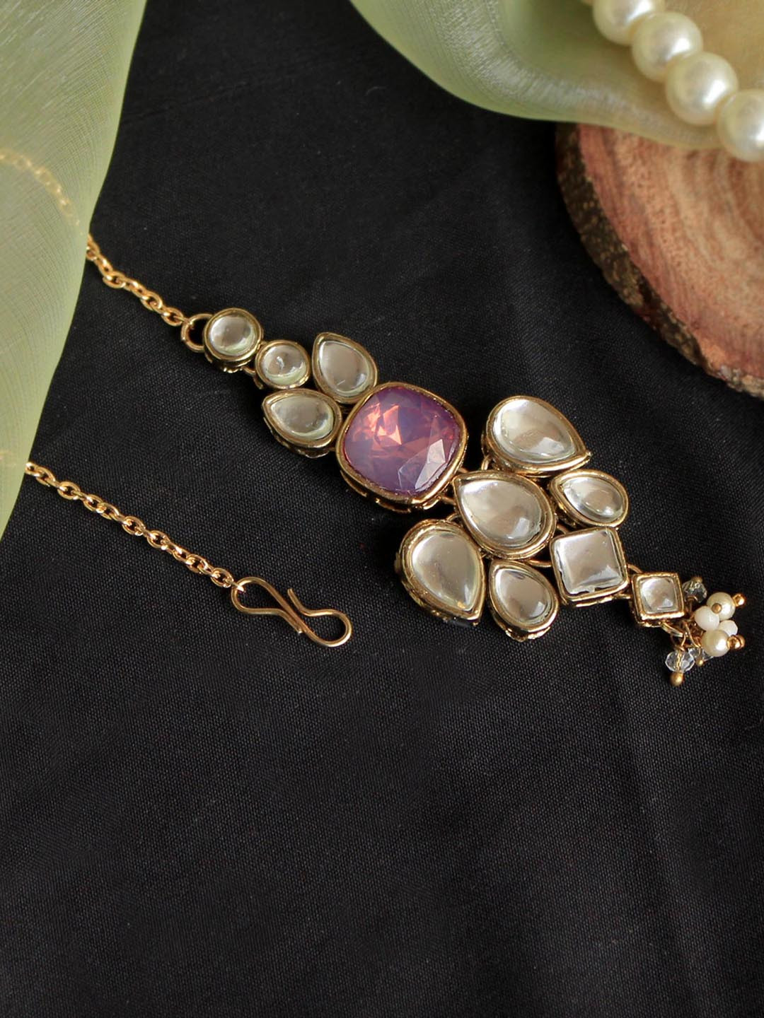 BeAbhika Kundan-Studded Mangtika