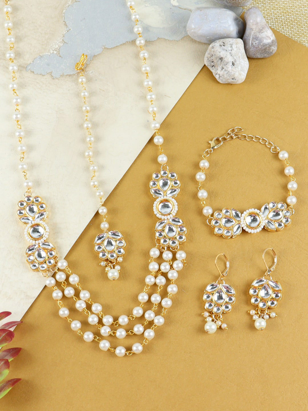 Asthetika Kids Girls Gold-Plated Kundan Studded Beads Beaded Jewellery Set