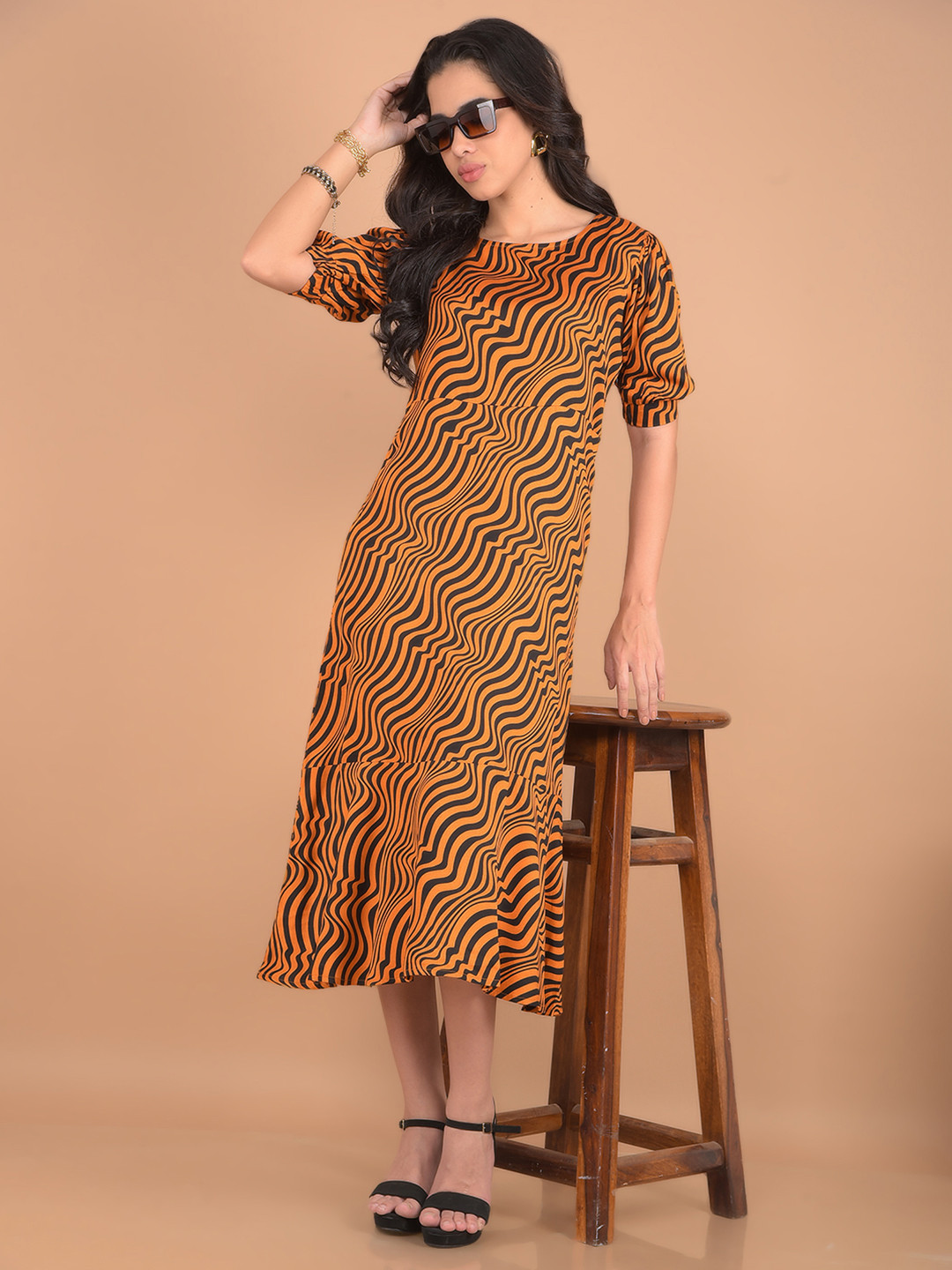 Crimsoune Club Animal Printed Cuffed Sleeves Sheath Dress