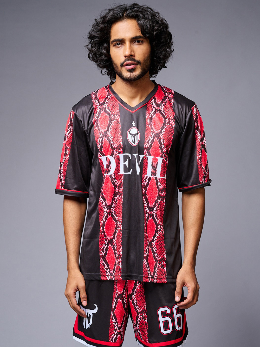 GO DEVIL Printed V-Neck T-Shirt With Shorts