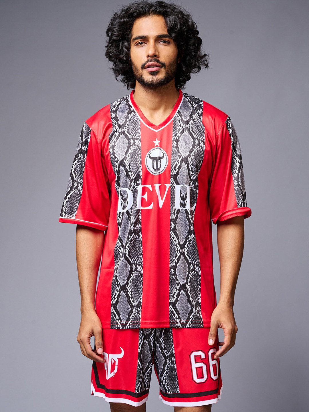GO DEVIL Printed V-Neck T-Shirt With Shorts