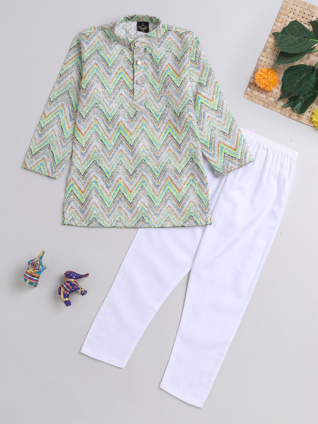 The Magic Wand Boys Chevron Printed Mandarin Collar Regular Kurta with Pyjamas