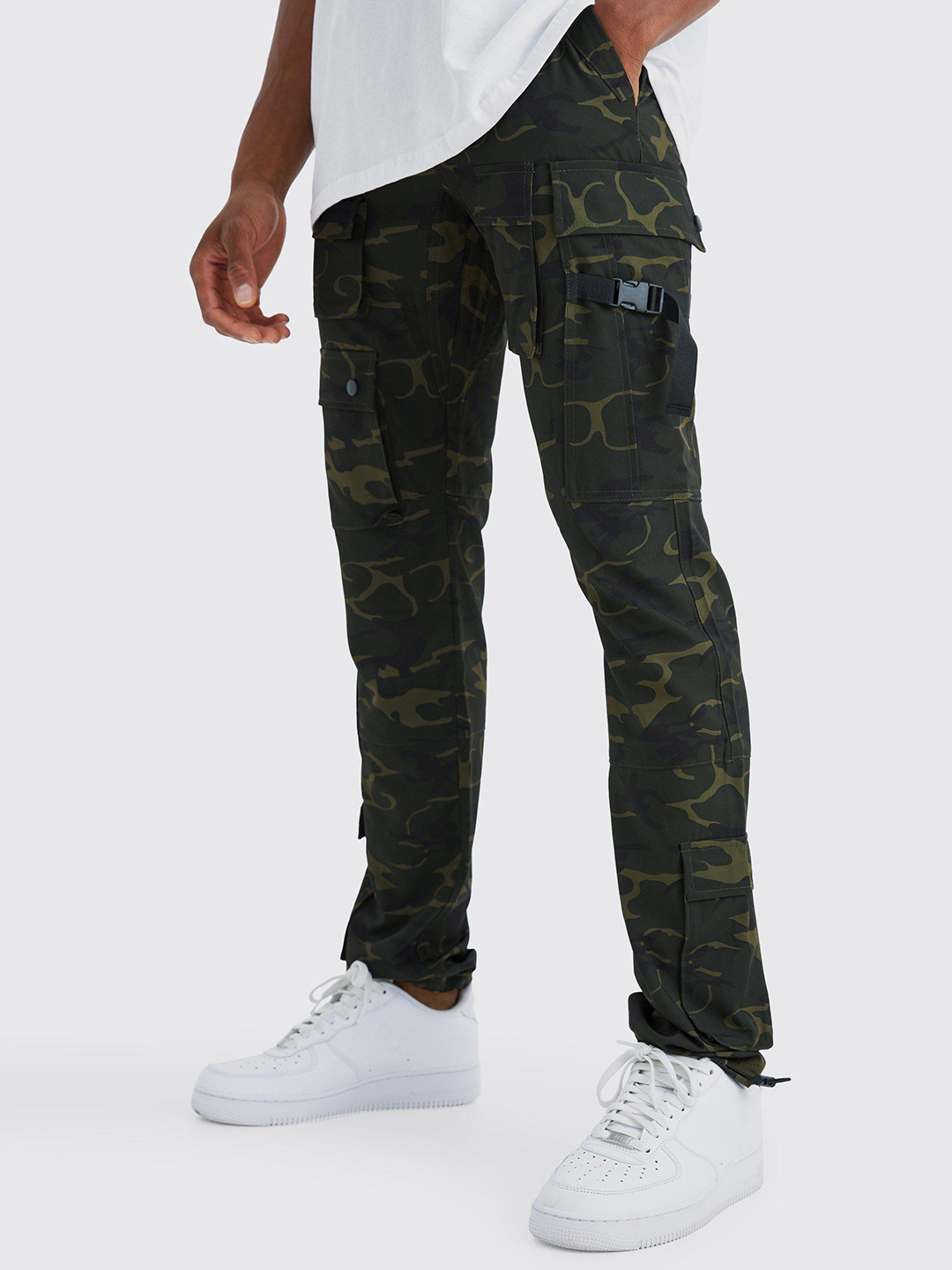 boohooMAN Camouflage Printed Slim Fit Cargos
