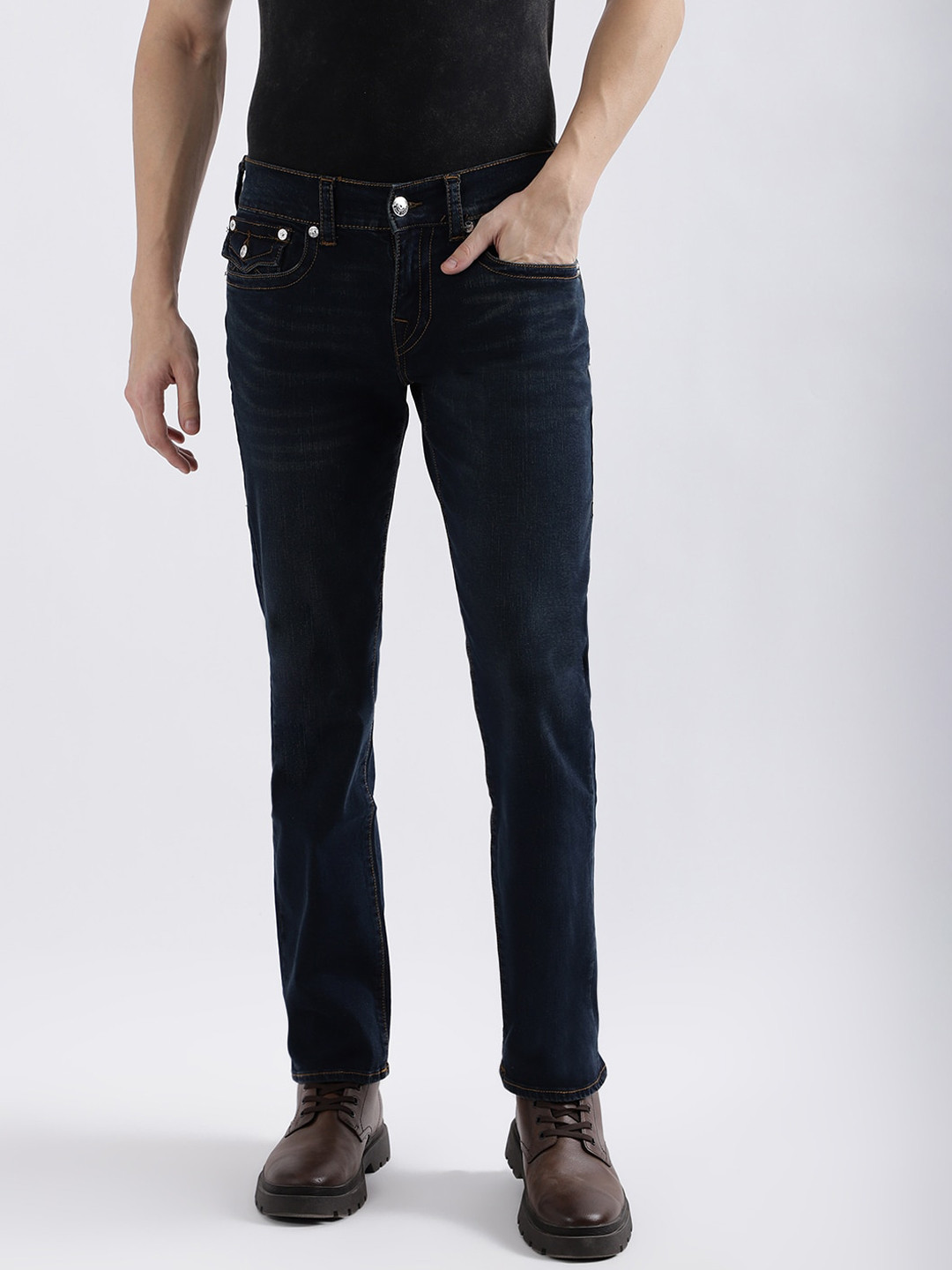 True Religion Men SN Ricky Straight Fit Mid-Rise Clean Look Stretchable Jeans