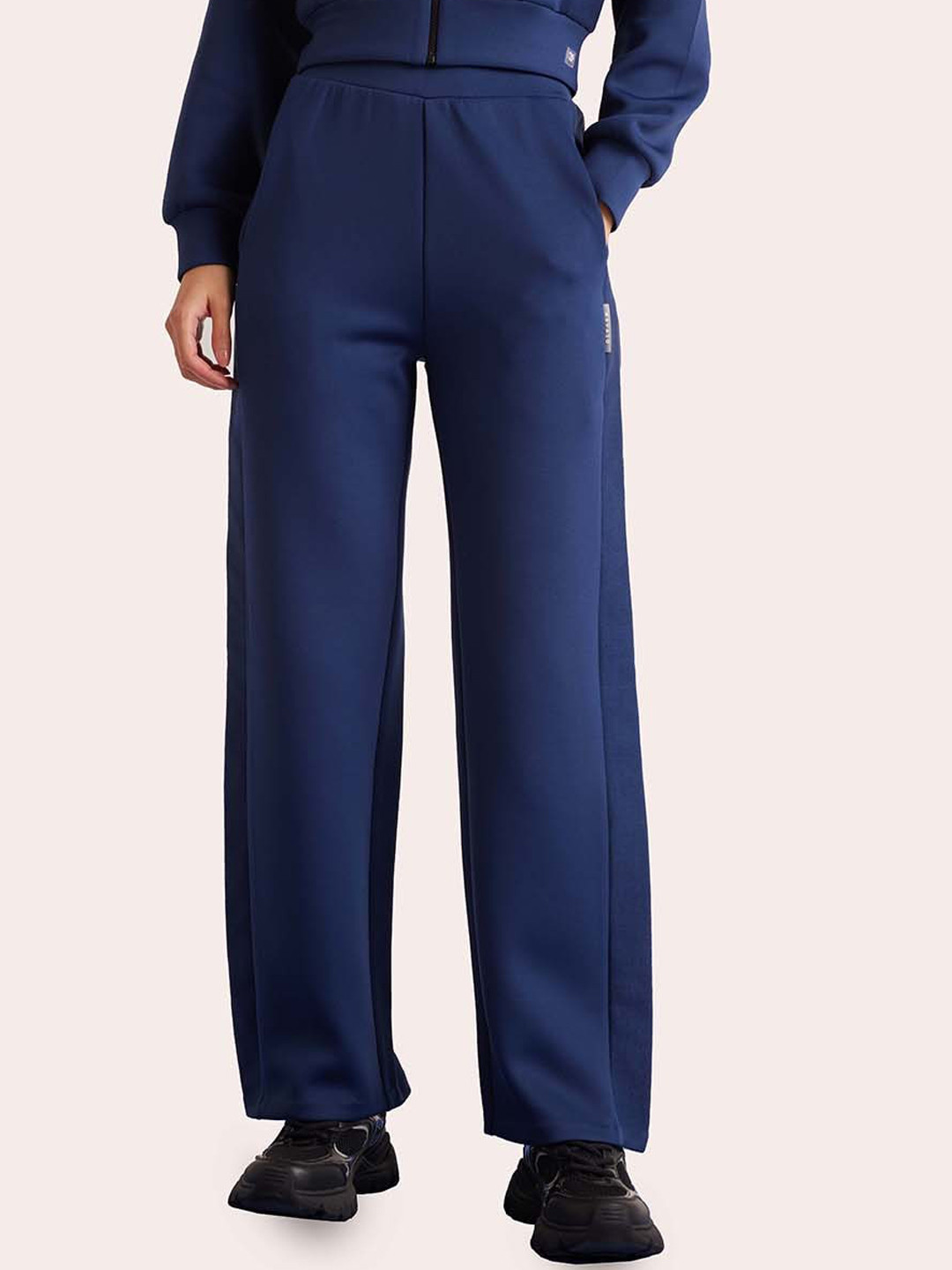 Muvazo Women Mid-Rise Training or Gym Straight-Fit Track Pant